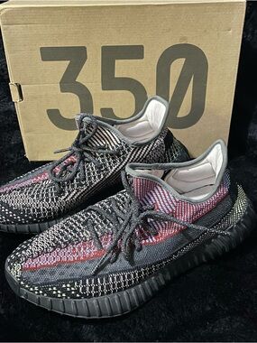 Yeezy Boost 350 V2 yechei size 10 men